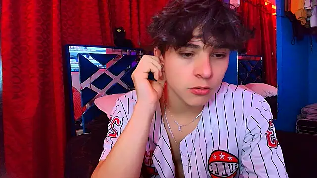 Snapshot of Luke_Howland chatting on June 26, 2:06 am Luke Howland online show from June 26, 2:06 am