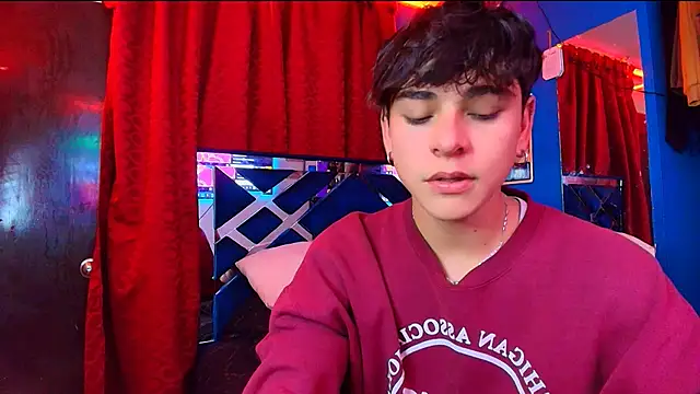 Luke Howland online show from May 31, 9:59 pm