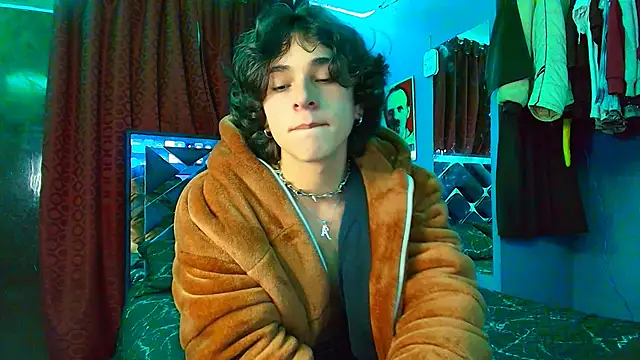 Luke Howland online show from March 14, 10:05 pm