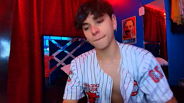 Luke Howland online show from June 2, 11:49 pm