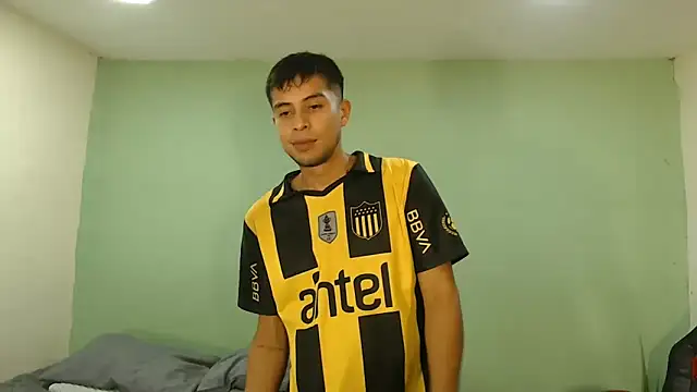 danielitopapuu online show from February 11, 3:06 am