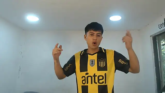 Snapshot of danielitopapuu chatting on November 4, 2:32 pm danielitopapuu online show from November 4, 2:32 pm