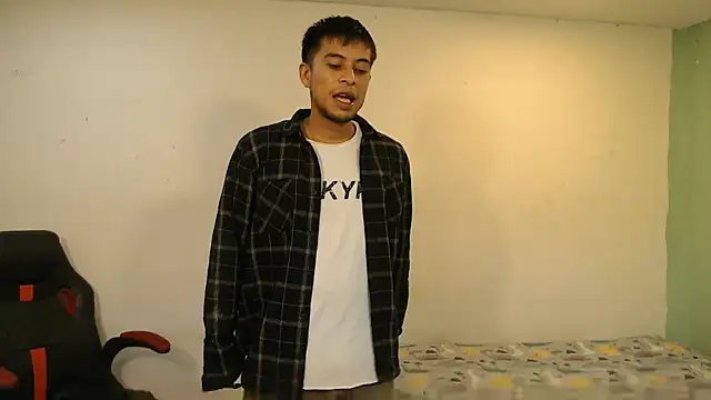 danielitopapuu online show from May 26, 1:20 pm