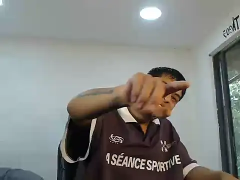 Snapshot of danielitopapuu chatting on October 24, 12:59 pm danielitopapuu online show from October 24, 12:59 pm