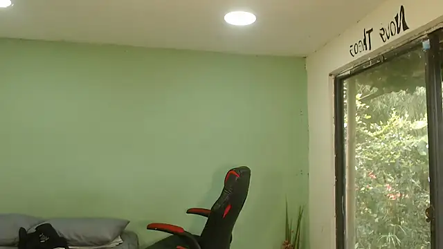 danielitopapuu online show from February 16, 2:05 pm