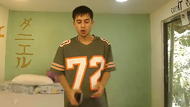 danielitopapuu online show from July 16, 3:31 pm