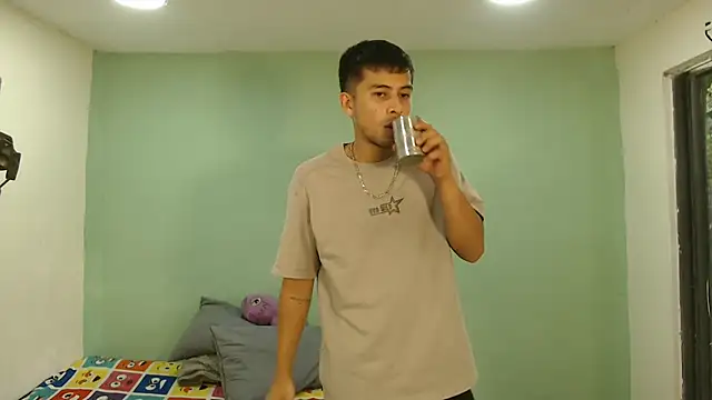 Snapshot of danielitopapuu chatting on November 26, 9:59 pm danielitopapuu online show from November 26, 9:59 pm