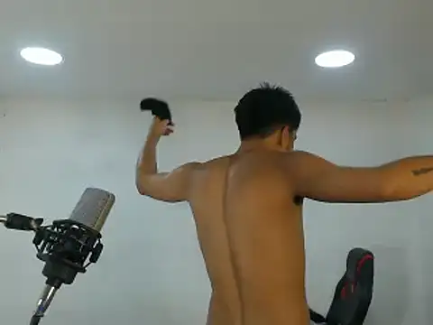 Snapshot of danielitopapuu chatting on October 16, 12:35 pm danielitopapuu online show from October 16, 12:35 pm