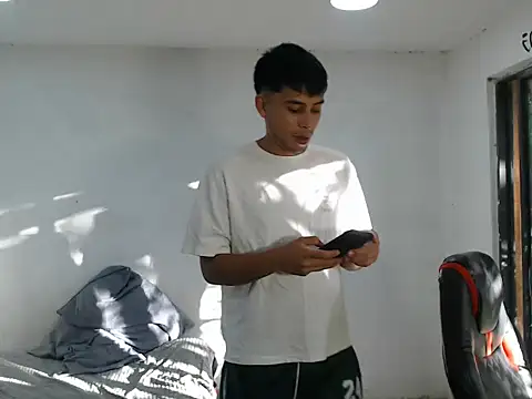 Snapshot of danielitopapuu chatting on October 28, 9:58 pm danielitopapuu online show from October 28, 9:58 pm