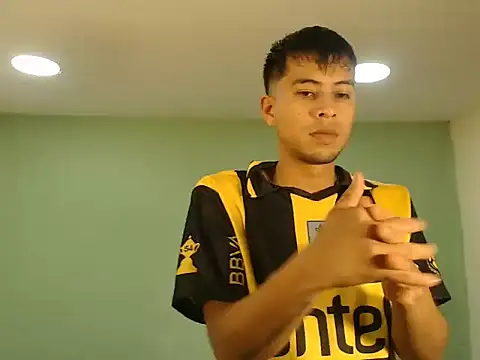 danielitopapuu online show from December 16, 2:21 pm