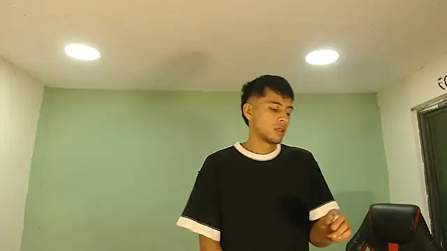 Snapshot of danielitopapuu chatting on December 16, 12:59 am danielitopapuu online show from December 16, 12:59 am