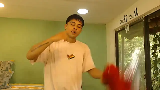 danielitopapuu online show from May 7, 3:37 pm