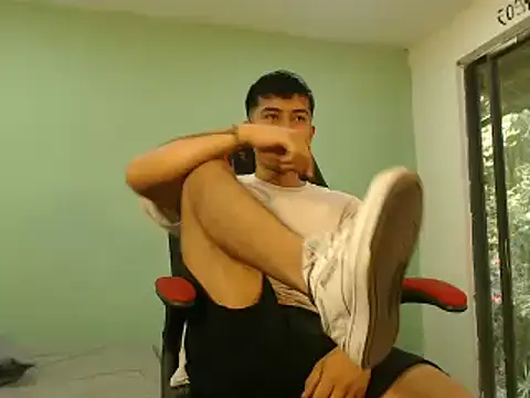 Snapshot of danielitopapuu chatting on December 5, 2:04 pm danielitopapuu online show from December 5, 2:04 pm