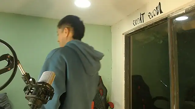 danielitopapuu online show from February 15, 6:25 am