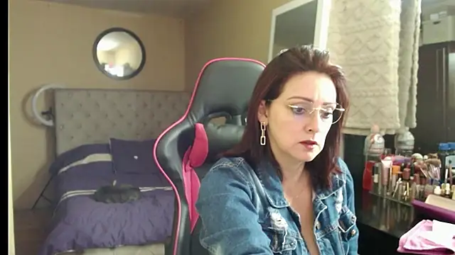 Carol Scottt online show from November 10, 3:55 am