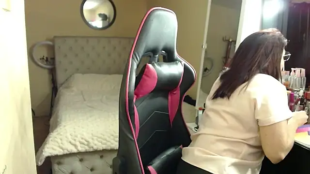 Carol Scottt online show from February 9, 9:24 pm