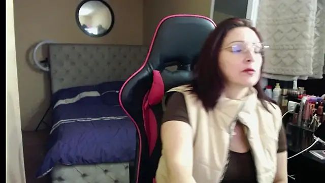 Carol Scottt online show from November 11, 5:02 am