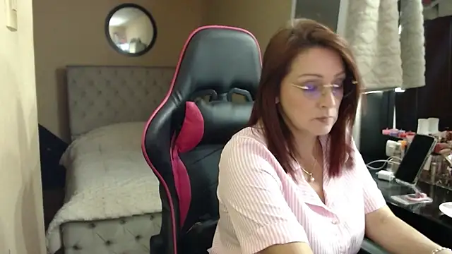 Carol Scottt online show from April 9, 9:32 pm