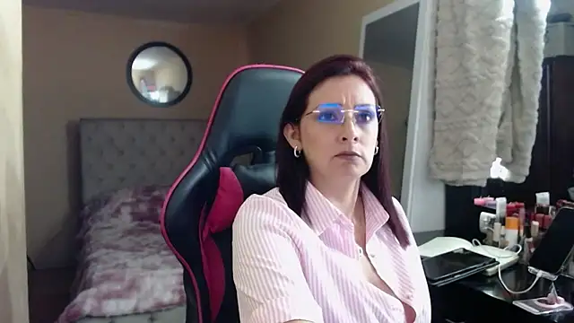 Snapshot of Carol_Scottt chatting on May 19, 7:21 pm Carol Scottt online show from May 19, 7:21 pm