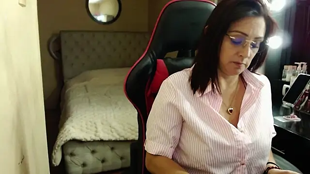 Carol Scottt online show from February 8, 10:51 pm