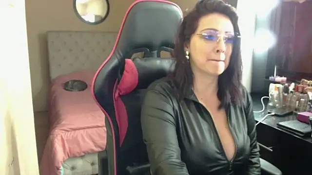 Carol Scottt online show from March 13, 5:29 pm