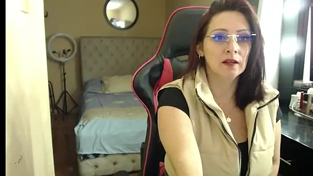 Carol Scottt online show from December 21, 7:54 am