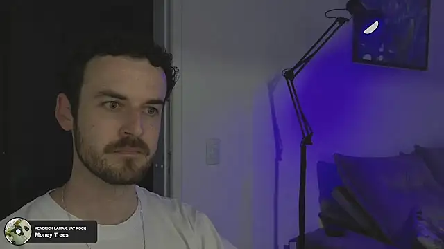 Snapshot of sexxxsutra chatting on October 29, 10:52 pm sexxxsutra online show from October 29, 10:52 pm