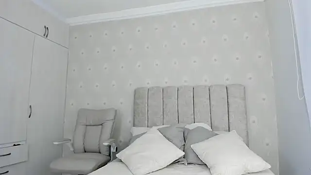 jessimegansexi online show from February 10, 11:15 pm