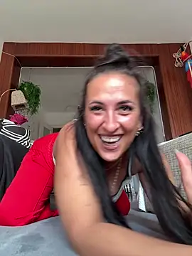 CarolaDrago online show from April 22, 7:48 am