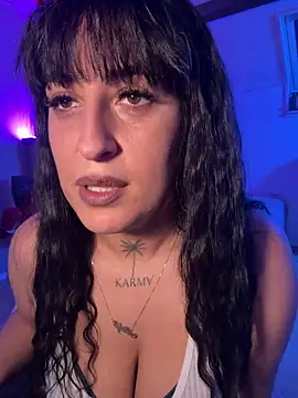 Snapshot of CarolaDrago chatting on November 4, 3:54 am CarolaDrago online show from November 4, 3:54 am