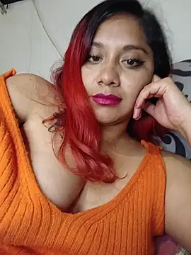 Snapshot of olivia_stylinnson chatting on June 25, 7:35 am olivia stylinnson online show from June 25, 7:35 am
