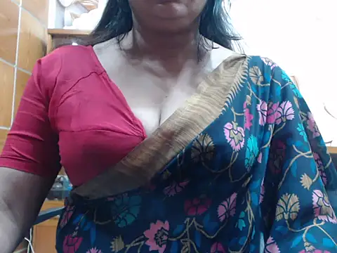desi-maisa130 online show from July 22, 4:31 pm