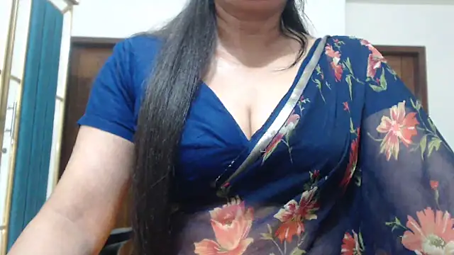 desi-maisa130 online show from March 13, 5:40 pm