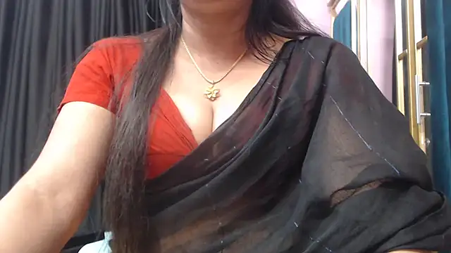 Snapshot of desi-maisa130 chatting on October 15, 4:15 pm desi-maisa130 online show from October 15, 4:15 pm