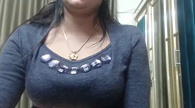 Snapshot of desi-maisa130 chatting on February 13, 7:10 pm desi-maisa130 online show from February 13, 7:10 pm