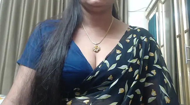 Snapshot of desi-maisa130 chatting on February 20, 5:09 pm desi-maisa130 online show from February 20, 5:09 pm