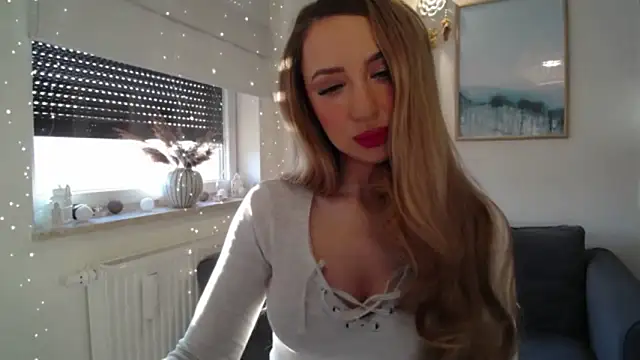 JulietteDiamond online show from February 2, 7:18 am