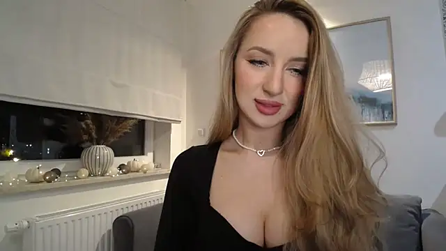 JulietteDiamond online show from October 15, 8:28 pm