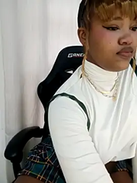 charmainexxx online show from November 4, 1:15 pm