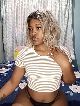 Snapshot of charmainexxx chatting on March 1, 1:51 pm charmainexxx online show from March 1, 1:51 pm