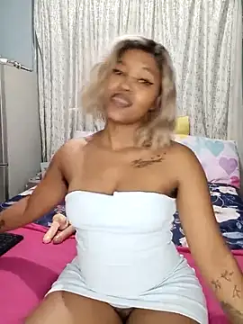 Snapshot of charmainexxx chatting on February 24, 9:30 pm charmainexxx online show from February 24, 9:30 pm