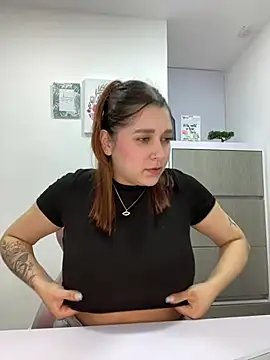 SophiaLaurens online show from March 15, 10:00 pm