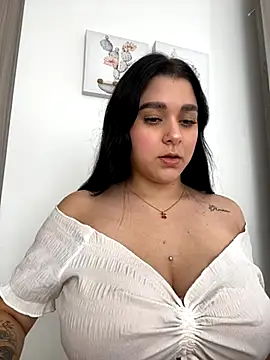 SophiaLaurens online show from September 22, 4:02 pm