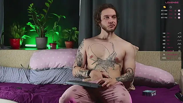 Snapshot of pleasure8869 chatting on September 18, 6:27 am pleasure8869 online show from September 18, 6:27 am