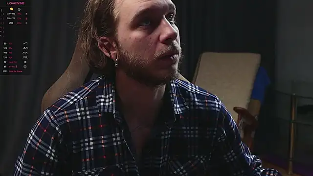 Snapshot of pleasure8869 chatting on October 13, 2:35 am pleasure8869 online show from October 13, 2:35 am