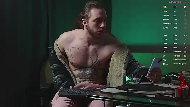 Snapshot of pleasure8869 chatting on March 5, 3:51 am pleasure8869 online show from March 5, 3:51 am