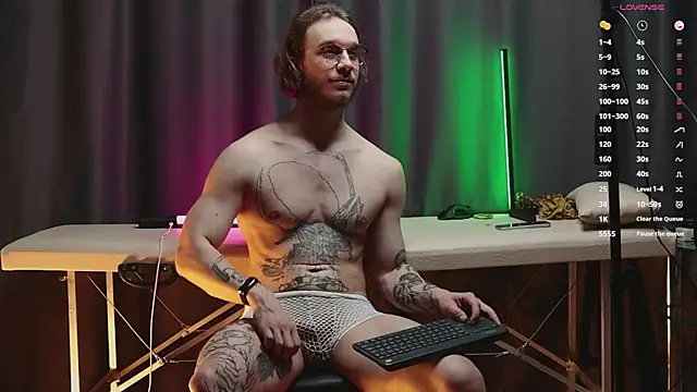 Snapshot of pleasure8869 chatting on February 28, 8:42 am pleasure8869 online show from February 28, 8:42 am