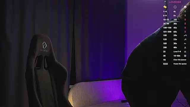 Snapshot of pleasure8869 chatting on March 6, 3:02 am pleasure8869 online show from March 6, 3:02 am