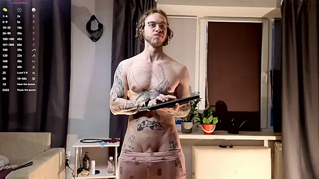 Snapshot of pleasure8869 chatting on November 15, 5:33 am pleasure8869 online show from November 15, 5:33 am