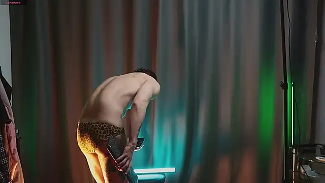 Snapshot of pleasure8869 chatting on March 18, 4:51 am pleasure8869 online show from March 18, 4:51 am